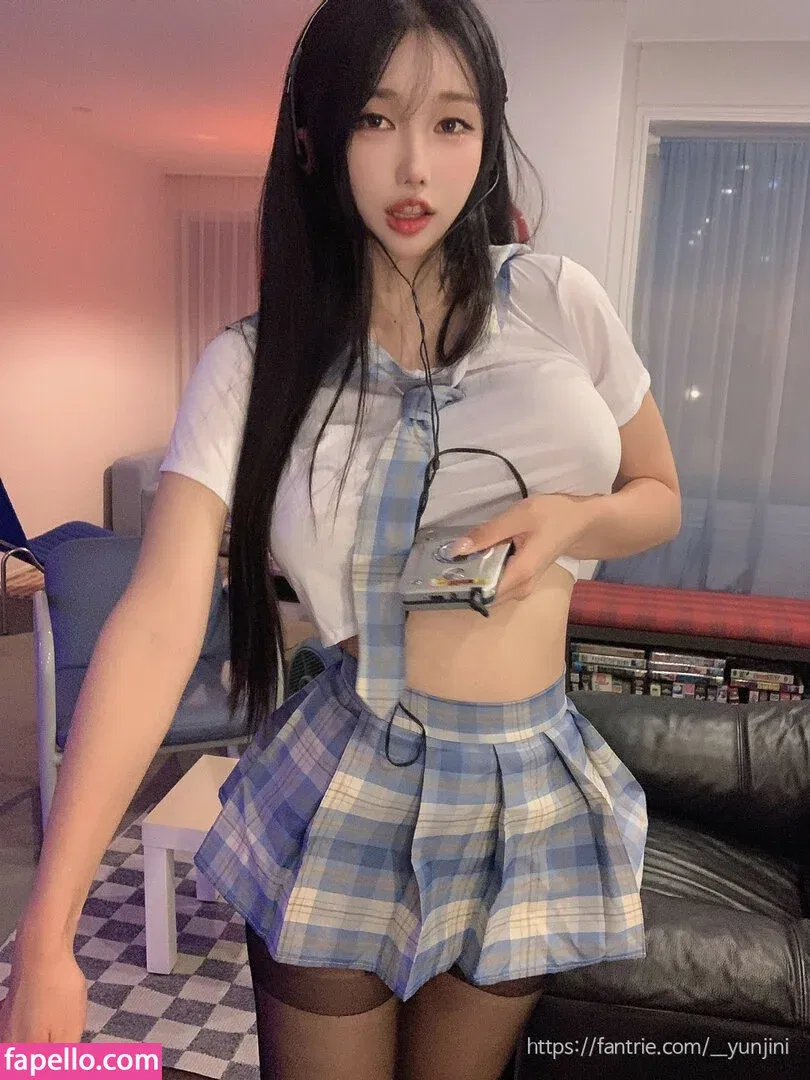 Yunjini Onlyfans Photo Gallery 