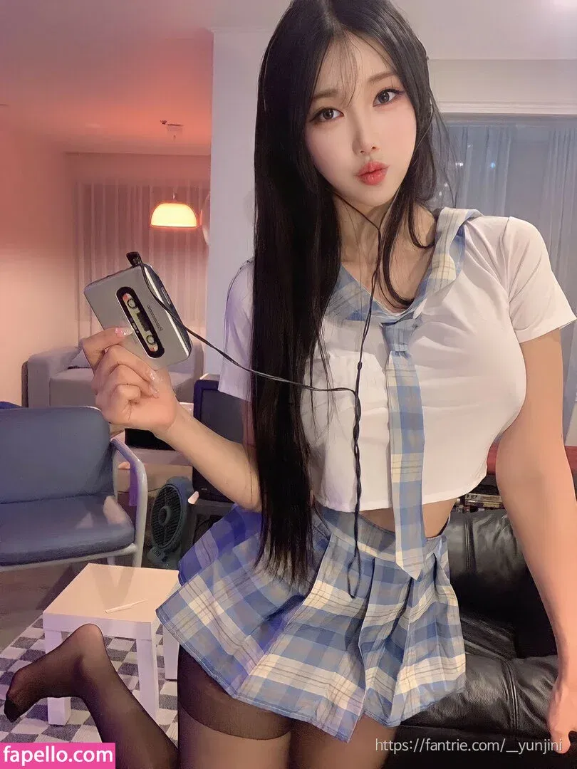 Yunjini Onlyfans Photo Gallery 