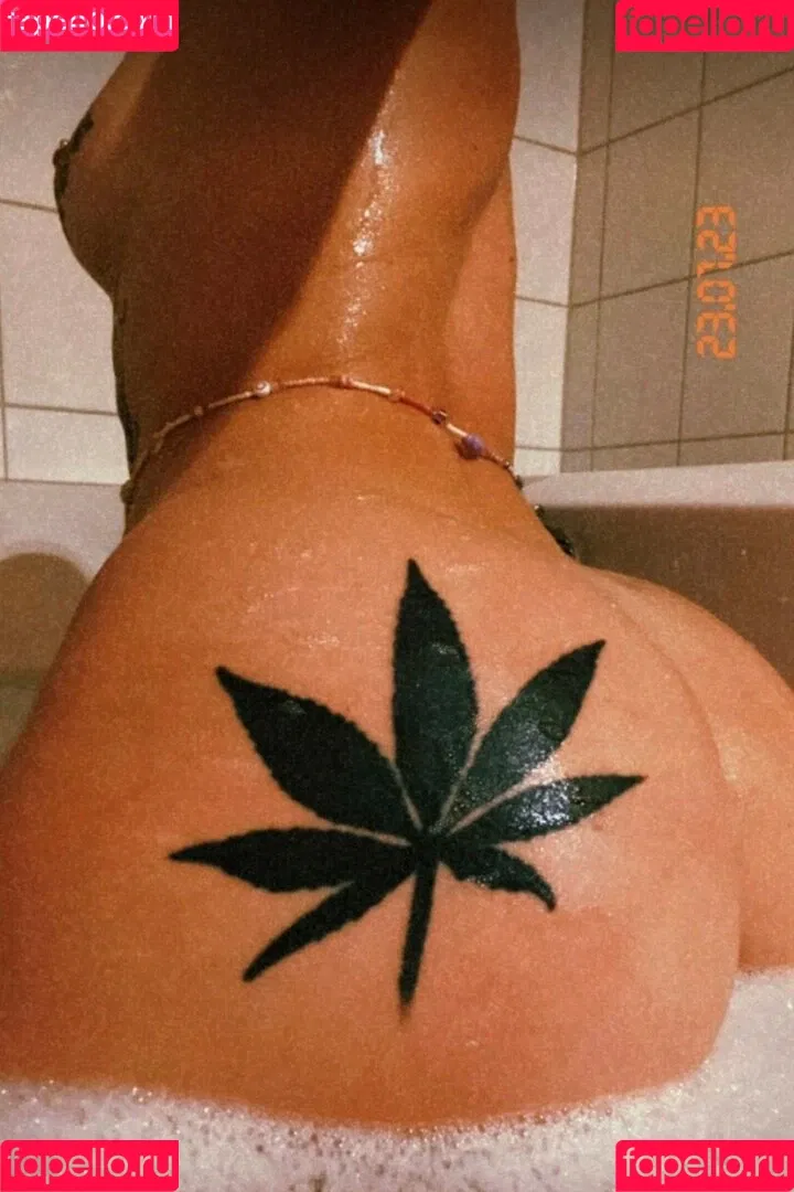FoxyBebe420 Onlyfans Photo Gallery 