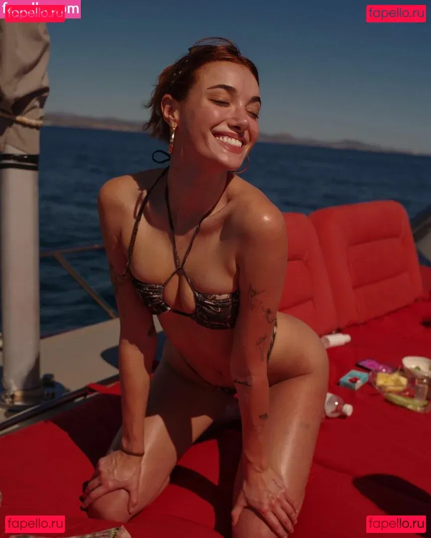 oliveoren Onlyfans Photo Gallery 