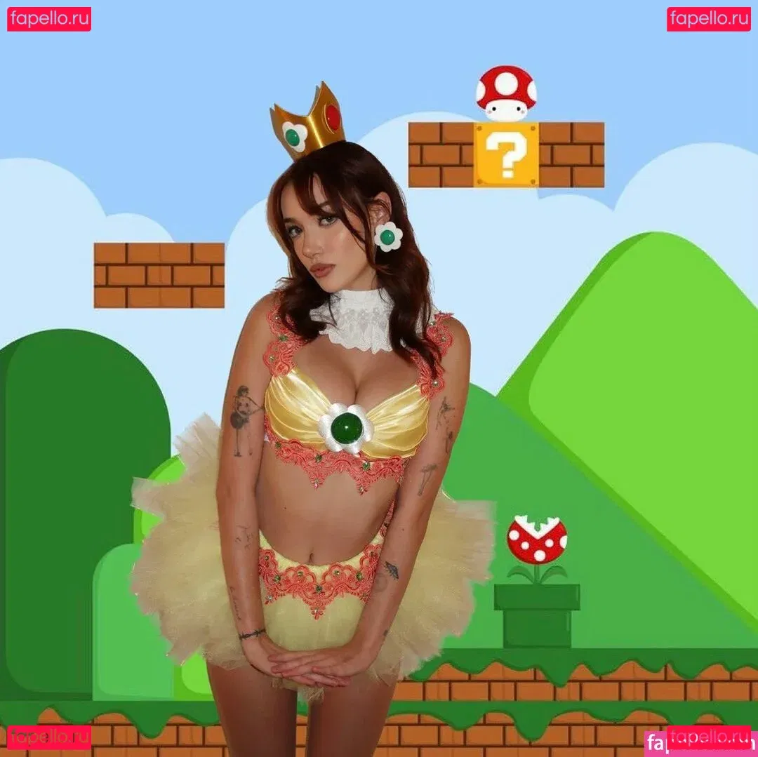 oliveoren Onlyfans Photo Gallery 