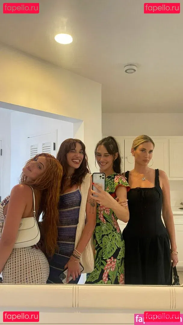 oliveoren Onlyfans Photo Gallery 