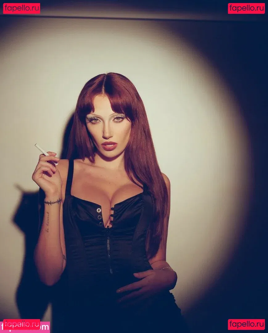 oliveoren Onlyfans Photo Gallery 