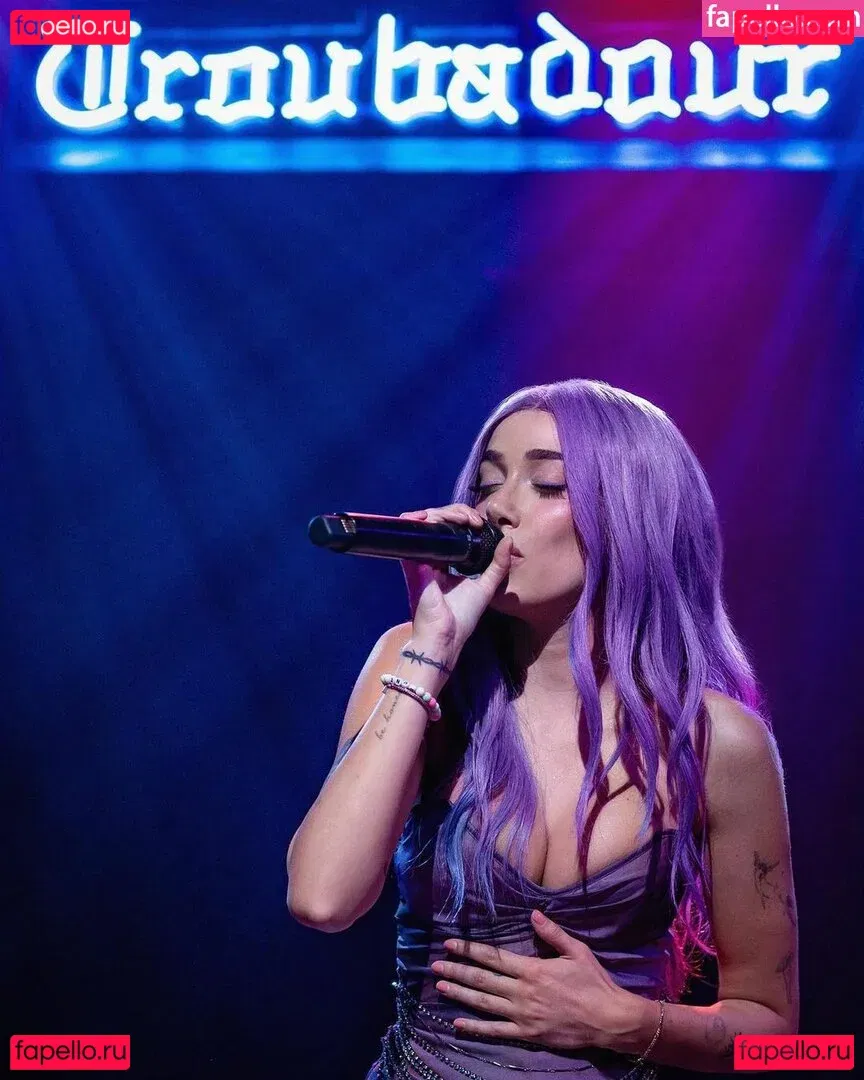 oliveoren Onlyfans Photo Gallery 