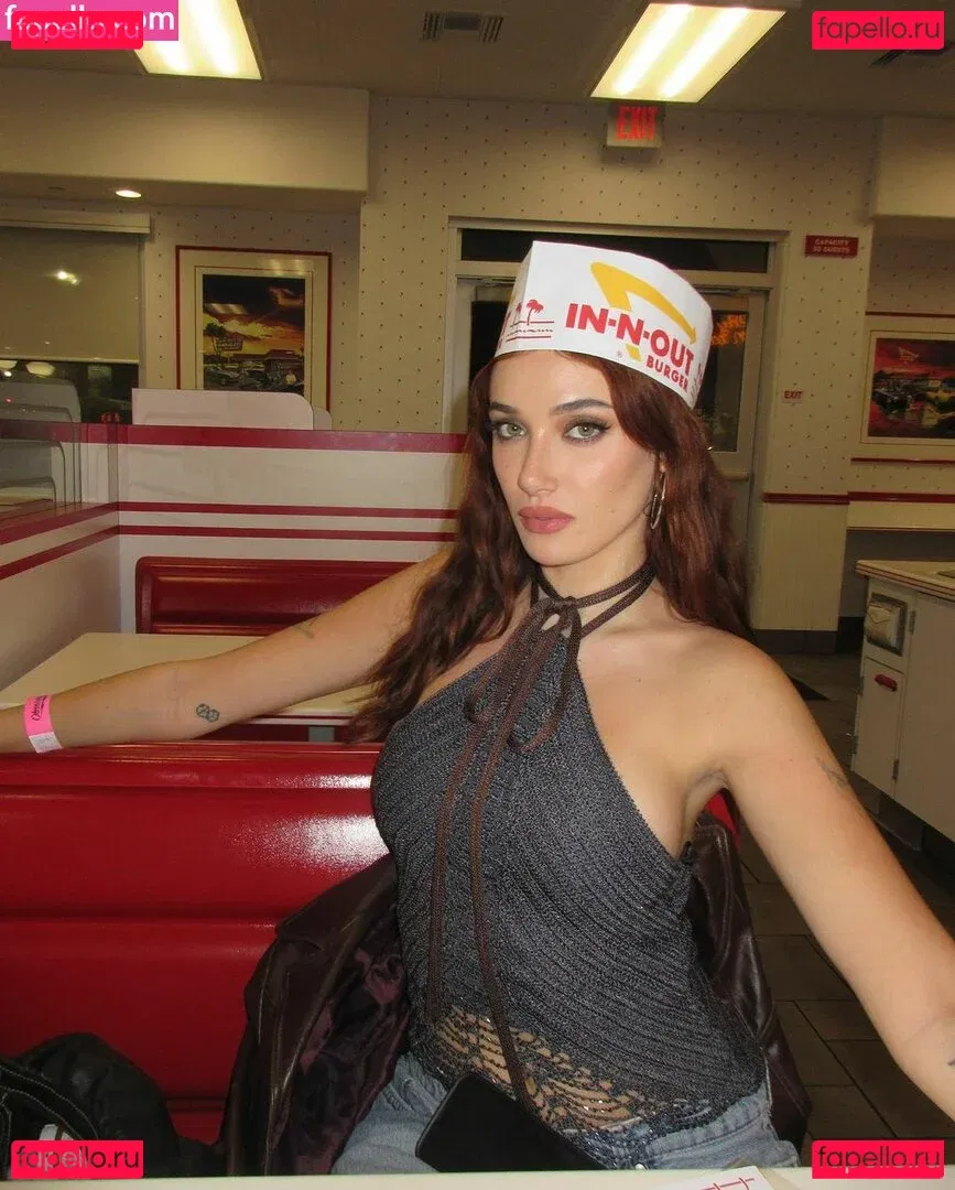 oliveoren Onlyfans Photo Gallery 