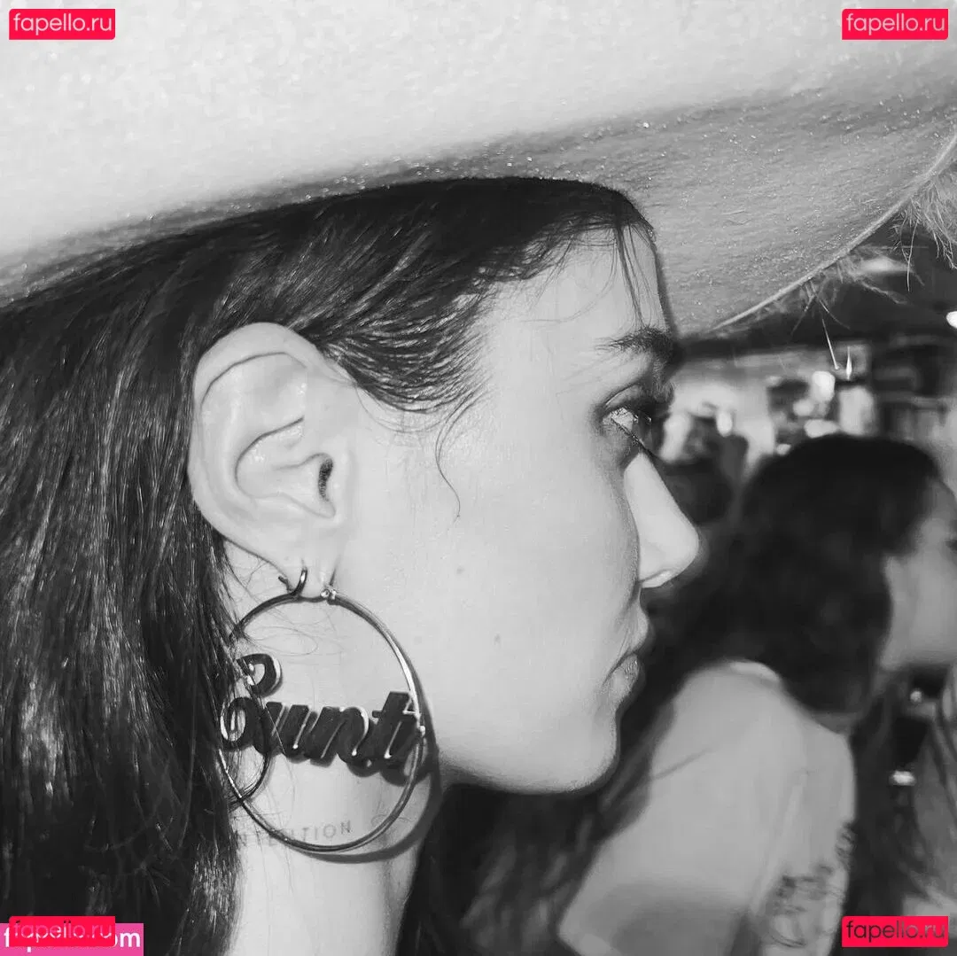 oliveoren Onlyfans Photo Gallery 