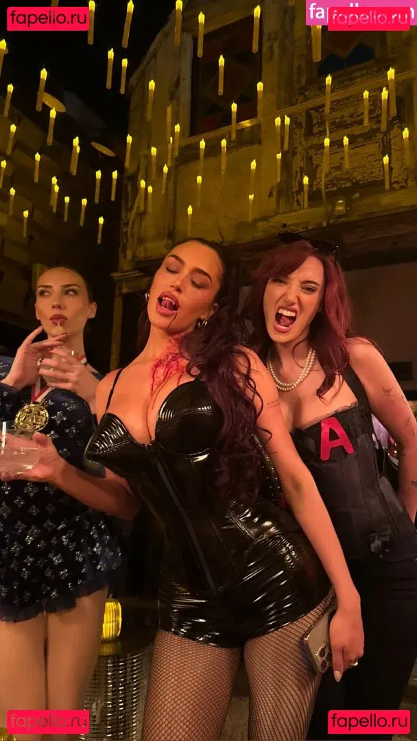 oliveoren Onlyfans Photo Gallery 