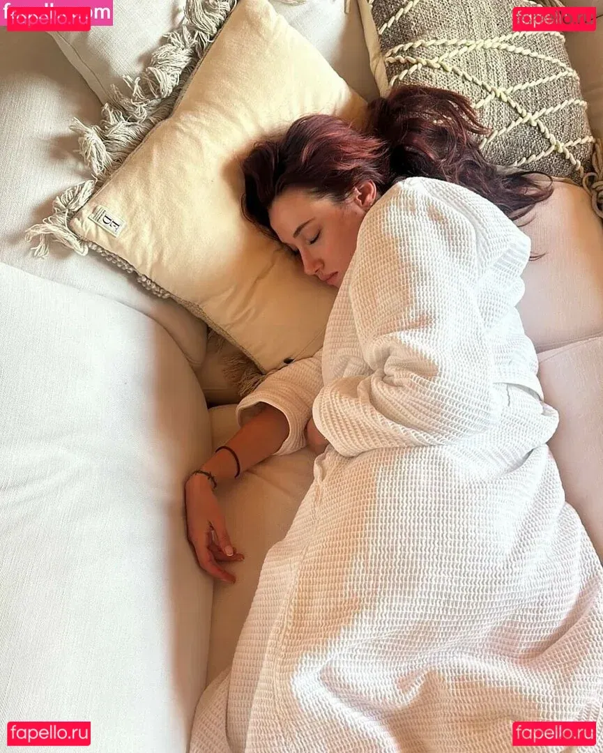 oliveoren Onlyfans Photo Gallery 