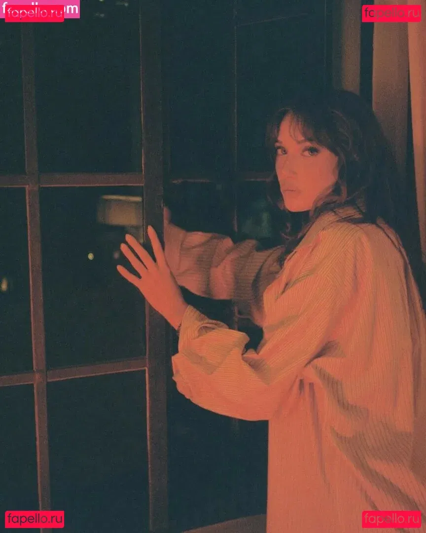 oliveoren Onlyfans Photo Gallery 