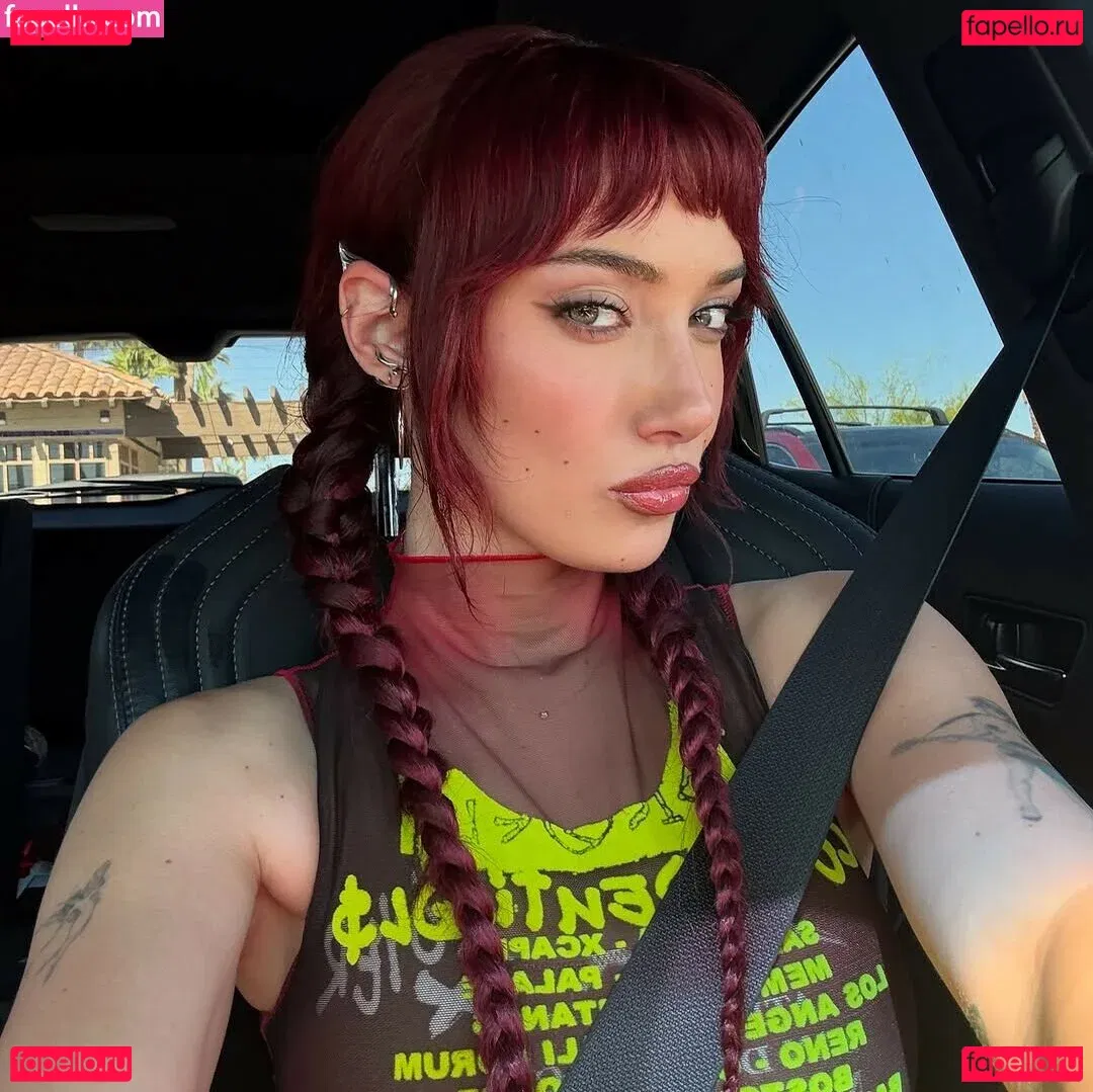 oliveoren Onlyfans Photo Gallery 