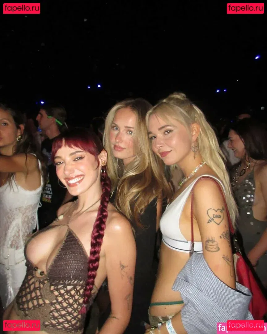 oliveoren Onlyfans Photo Gallery 