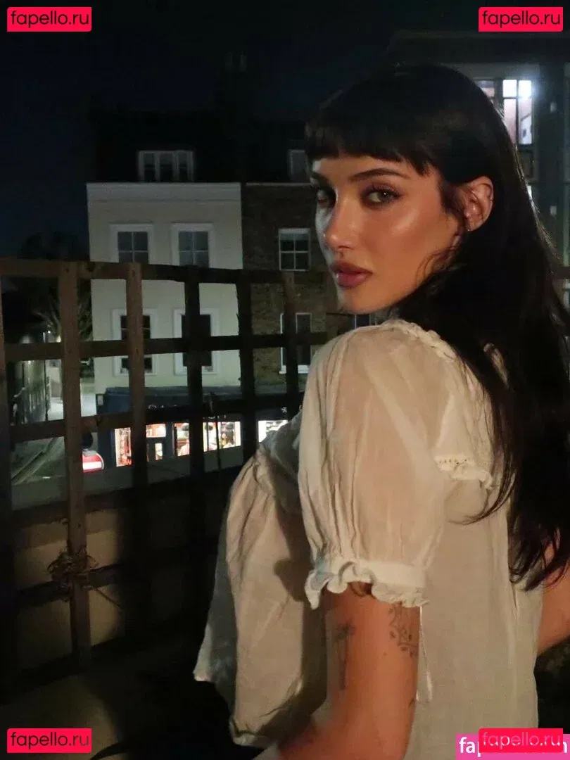 oliveoren Onlyfans Photo Gallery 