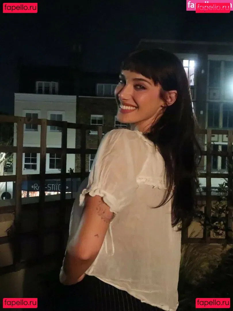 oliveoren Onlyfans Photo Gallery 