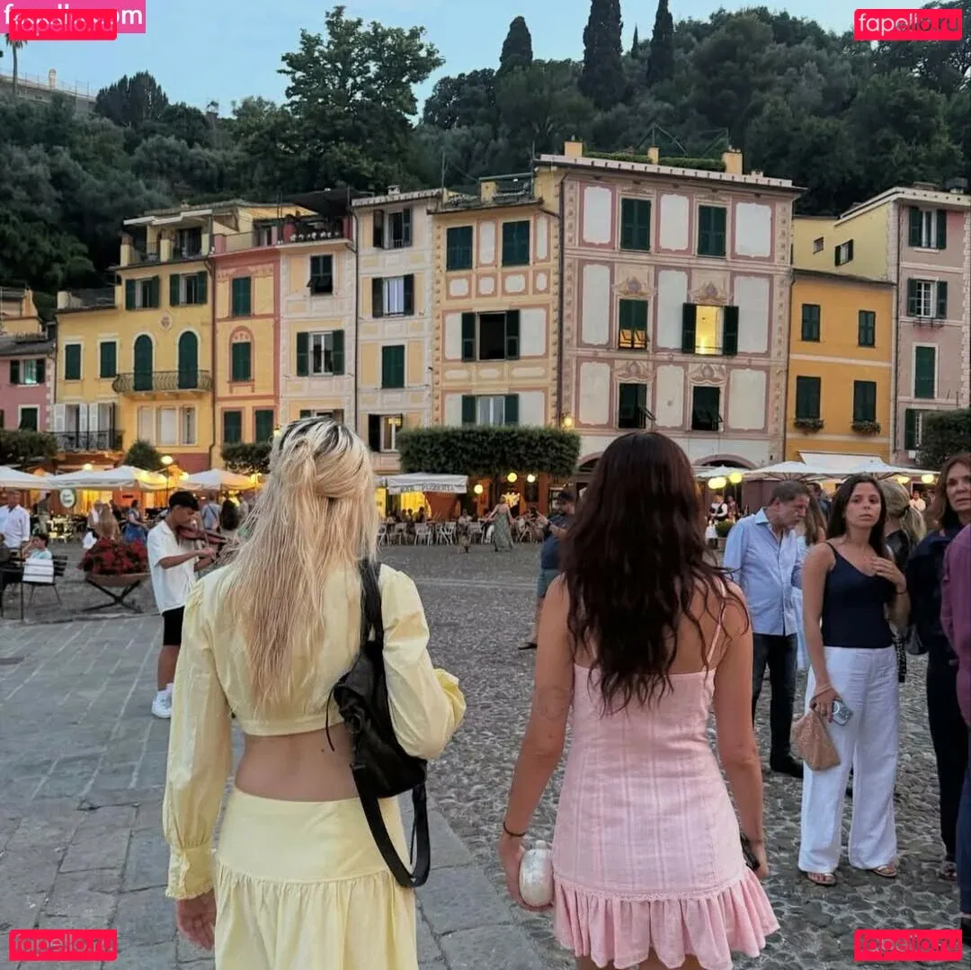 oliveoren Onlyfans Photo Gallery 