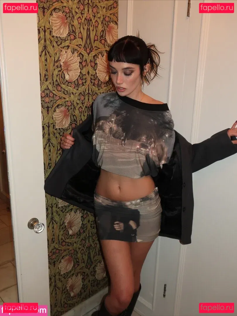 oliveoren Onlyfans Photo Gallery 