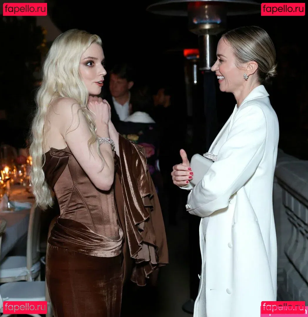 Emily Blunt Onlyfans Photo Gallery 