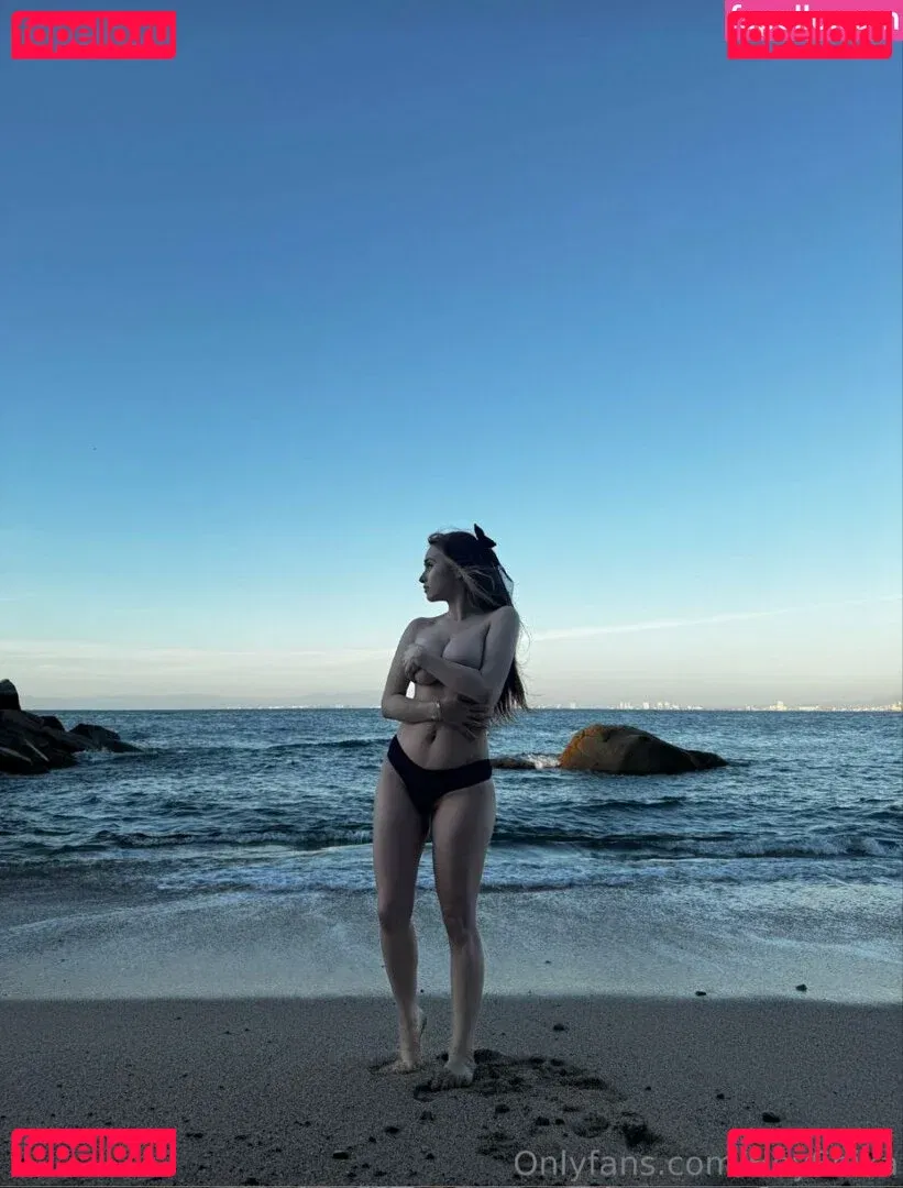 HeyShika Onlyfans Photo Gallery 