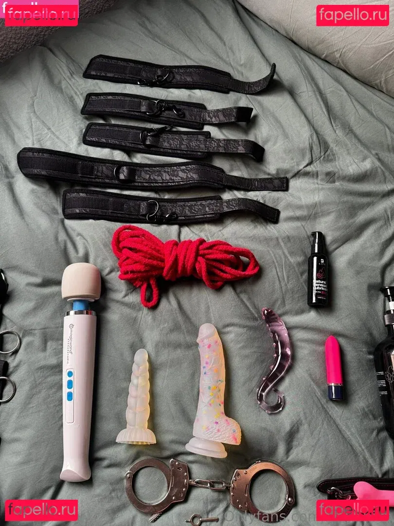 HeyShika Onlyfans Photo Gallery 