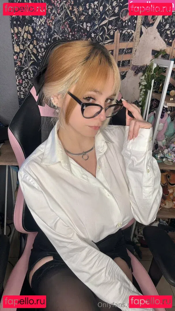 HeyShika Onlyfans Photo Gallery 