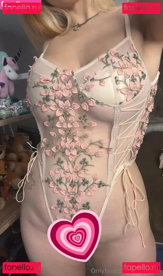 HeyShika Onlyfans Photo Gallery 