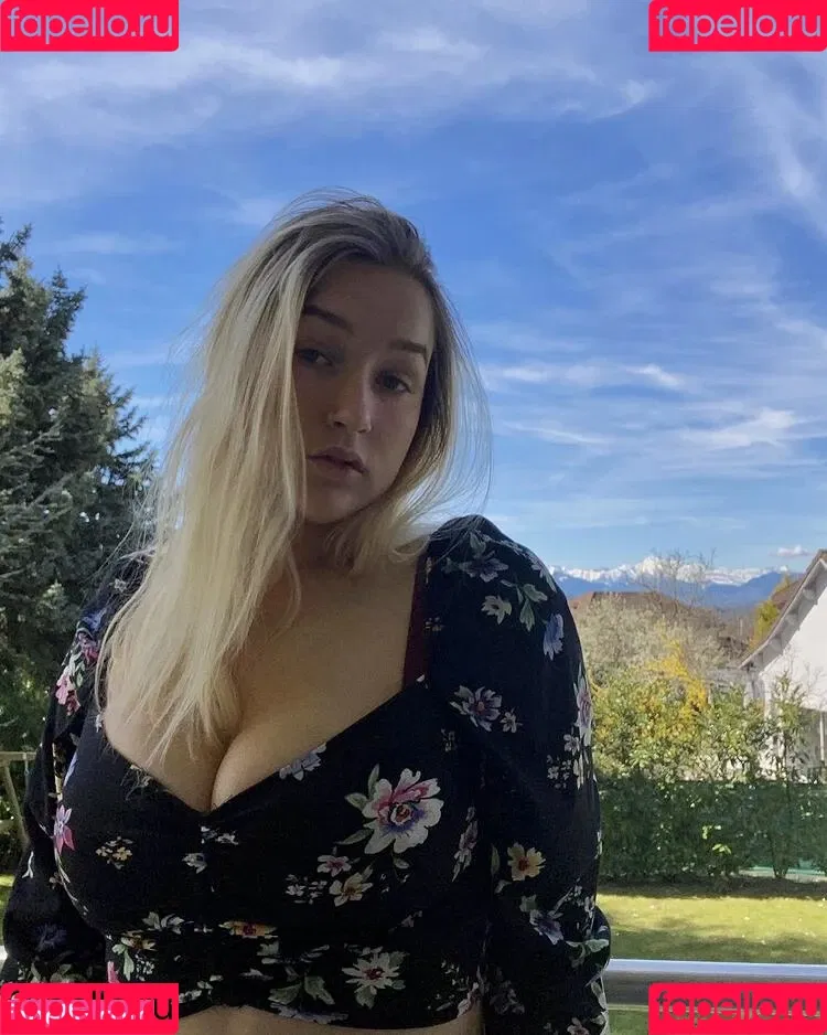 Elina Onlyfans Photo Gallery 