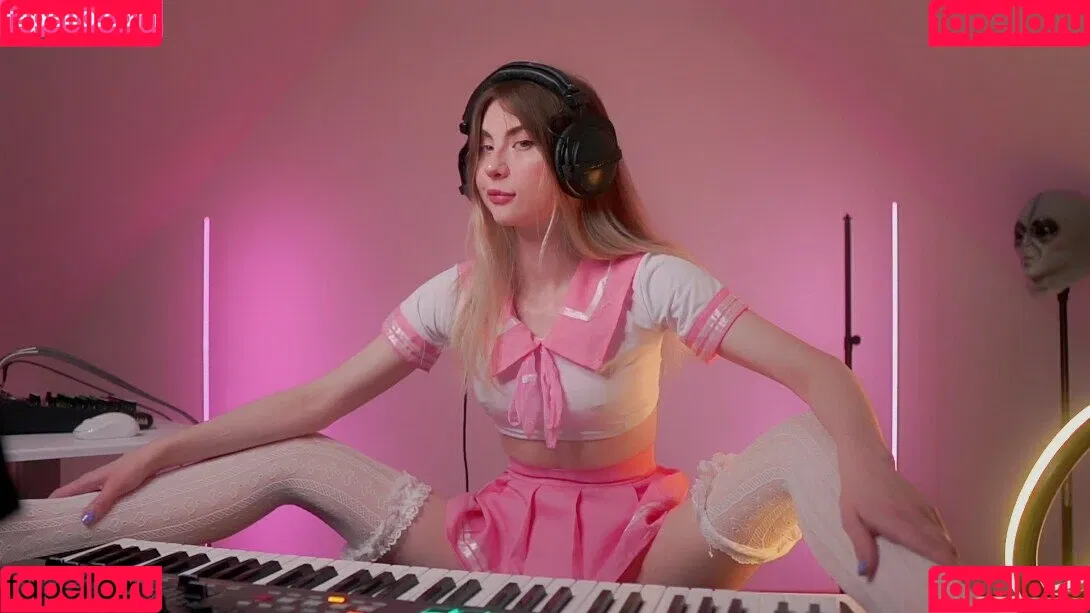 ASMR Onuri Onlyfans Photo Gallery 