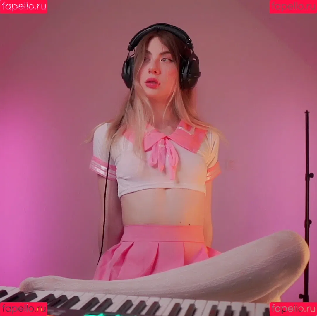 ASMR Onuri Onlyfans Photo Gallery 