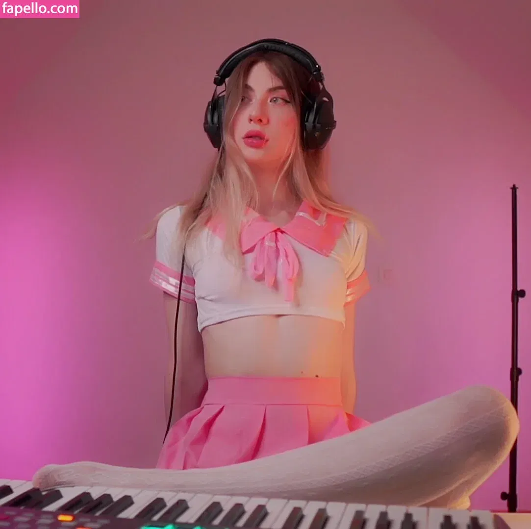 ASMR Onuri Onlyfans Photo Gallery 