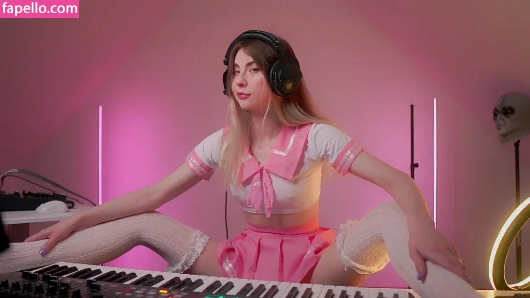 ASMR Onuri Onlyfans Photo Gallery 