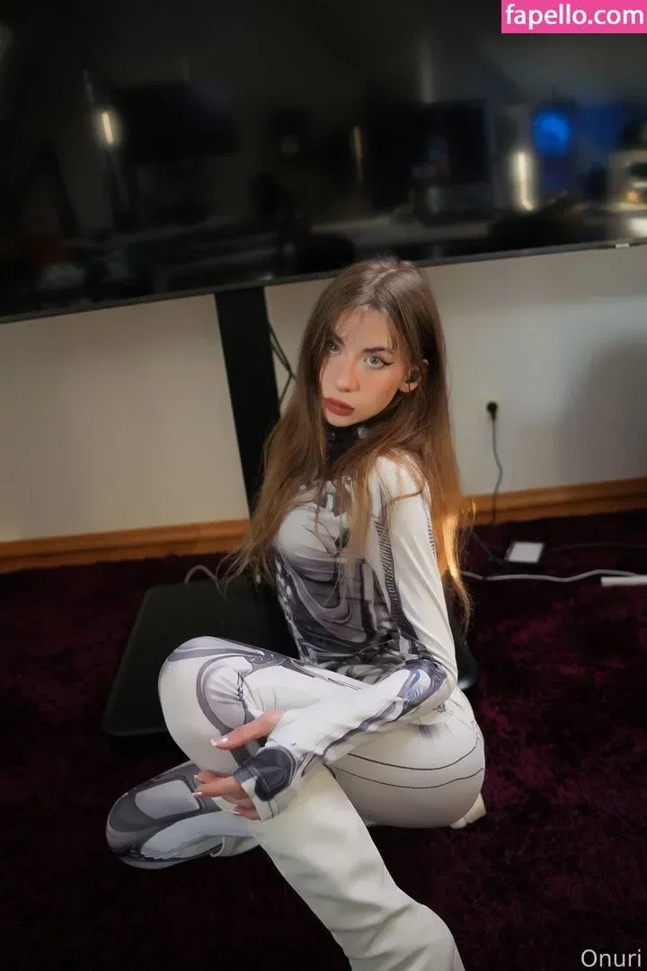 ASMR Onuri Onlyfans Photo Gallery 