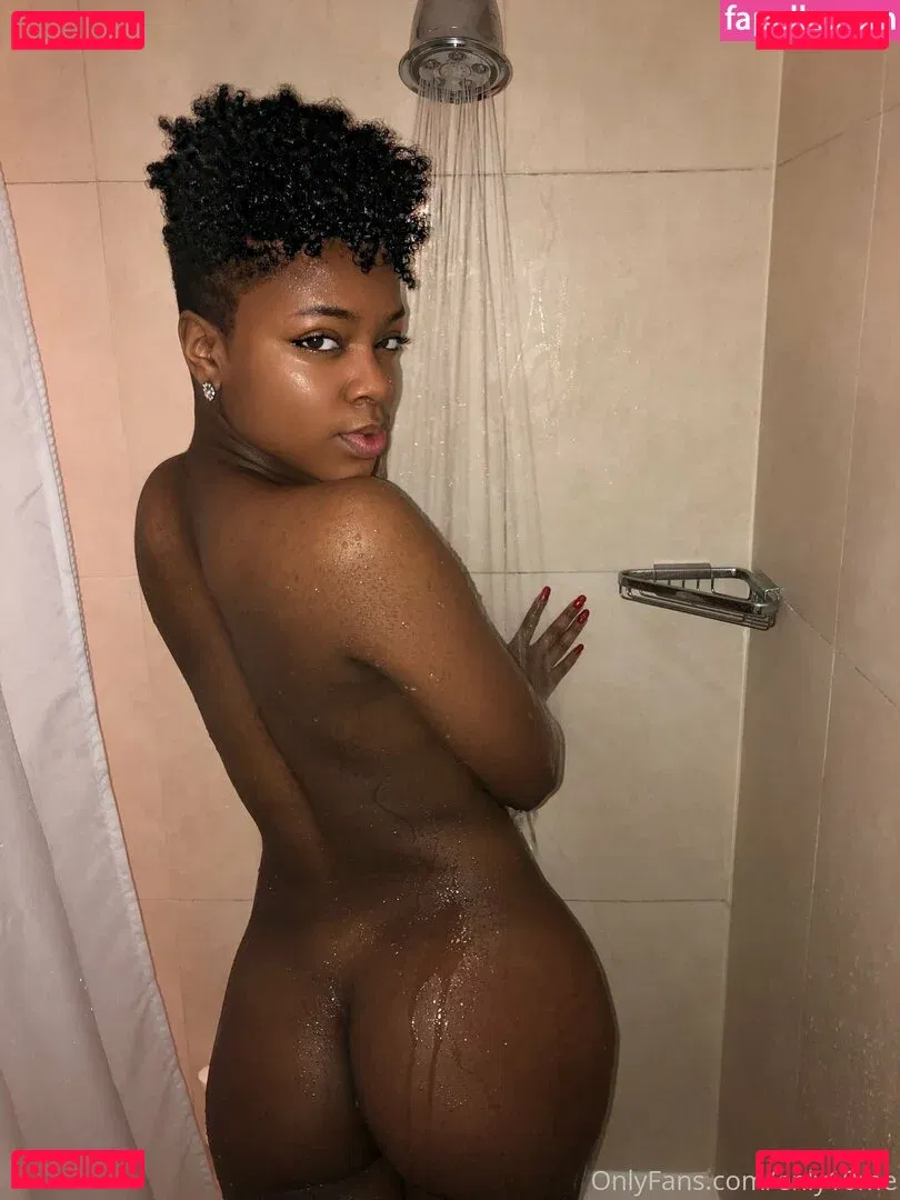 enly10me Onlyfans Photo Gallery 