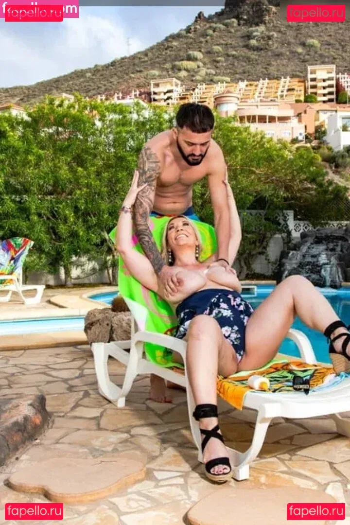 Sandy Big Boobs Onlyfans Photo Gallery 