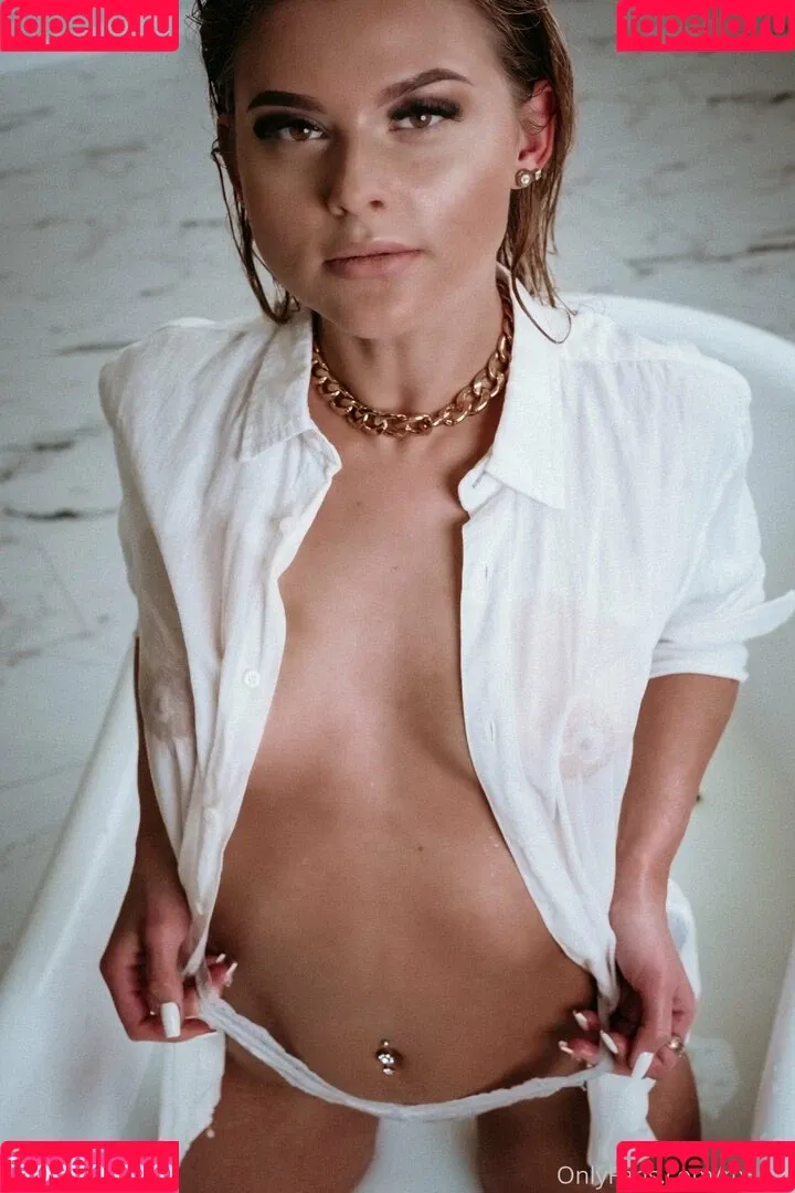 M3rru Onlyfans Photo Gallery 