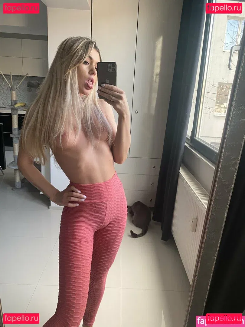 mika_afree Onlyfans Photo Gallery 