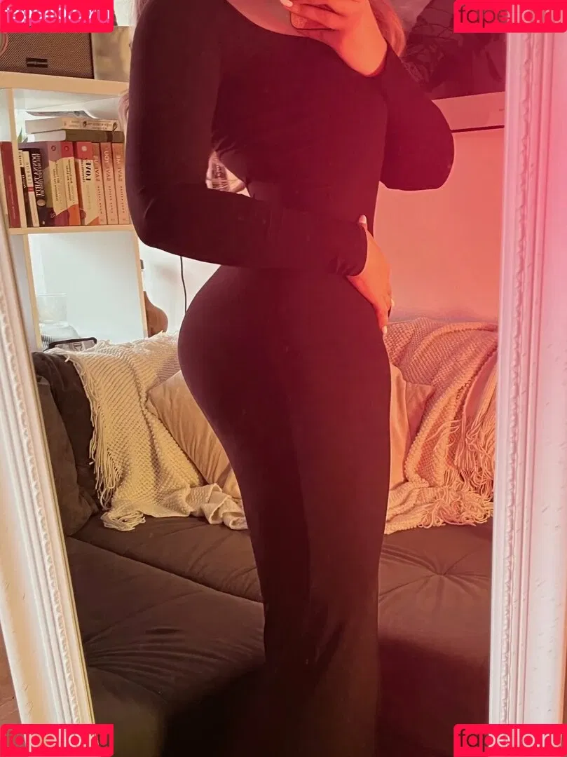 Aurelia Baker Onlyfans Photo Gallery 