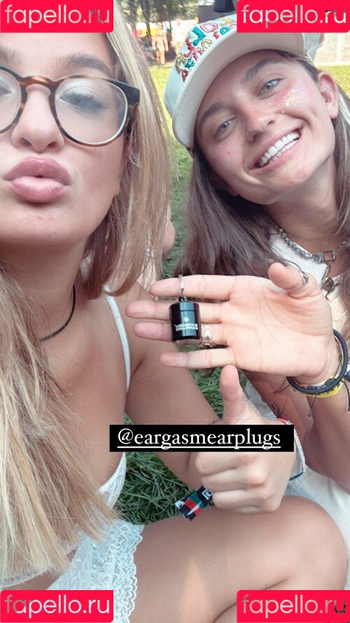 Claudia Conway Onlyfans Photo Gallery 