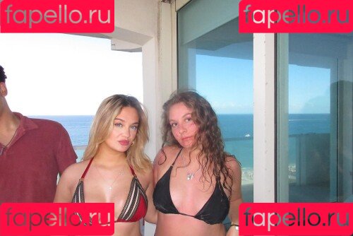 Claudia Conway Onlyfans Photo Gallery 