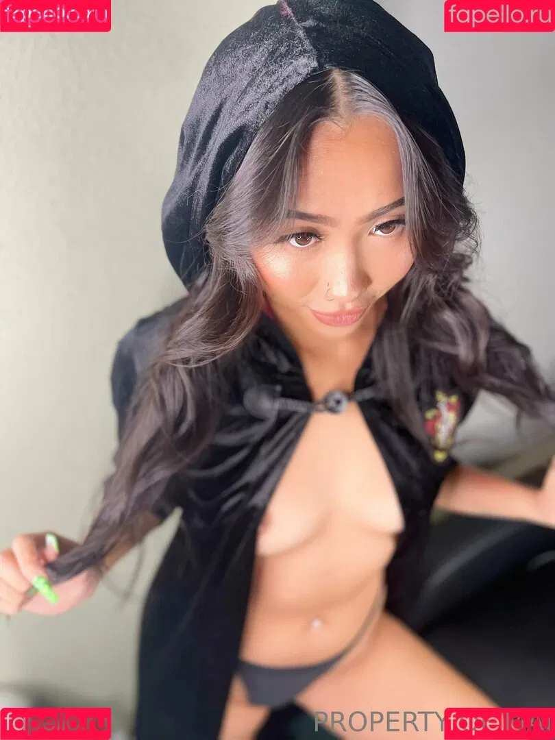 Queen Mai Onlyfans Photo Gallery 