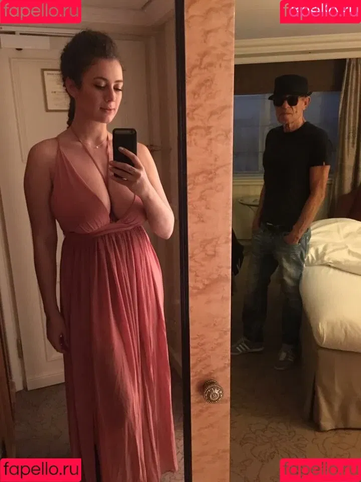 Leila Lowfire Onlyfans Photo Gallery 