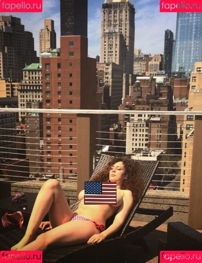 Leila Lowfire Onlyfans Photo Gallery 