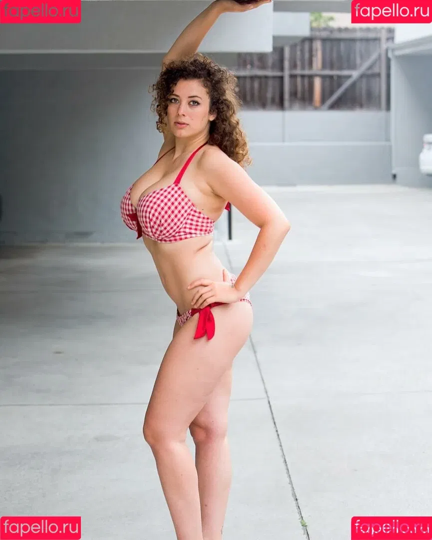 Leila Lowfire Onlyfans Photo Gallery 