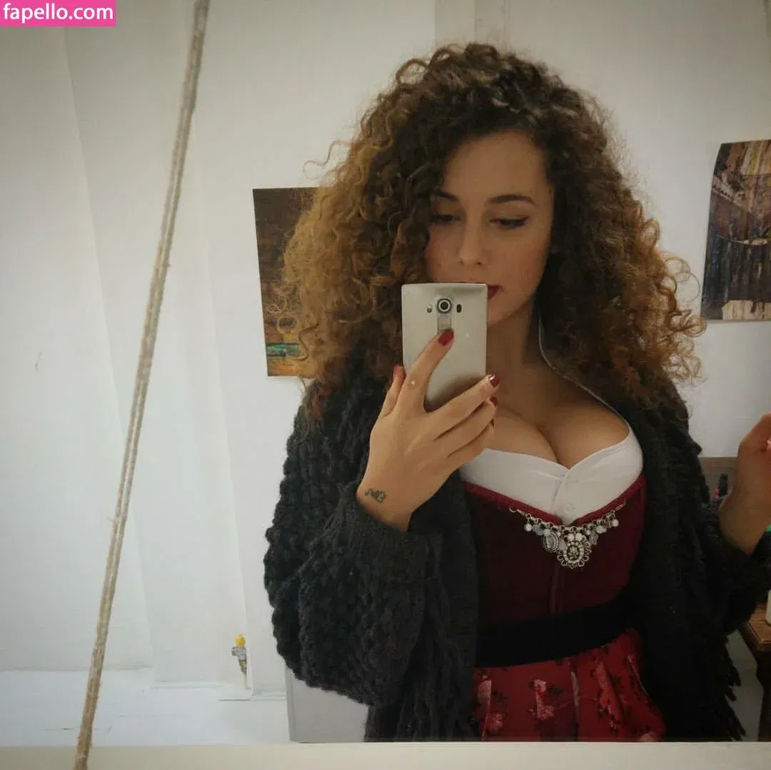 Leila Lowfire Onlyfans Photo Gallery 