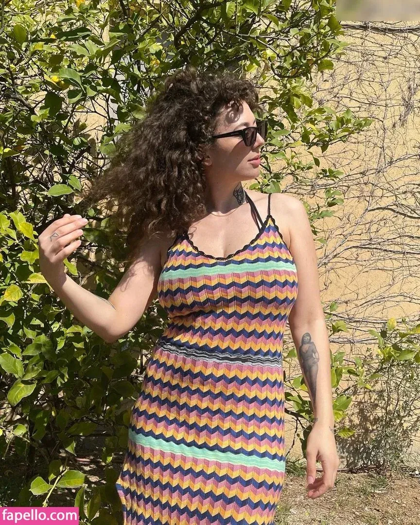 Leila Lowfire Onlyfans Photo Gallery 