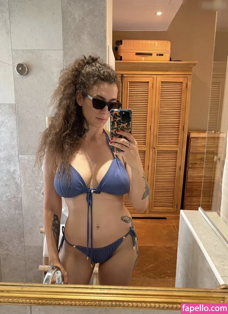 Leila Lowfire Onlyfans Photo Gallery 