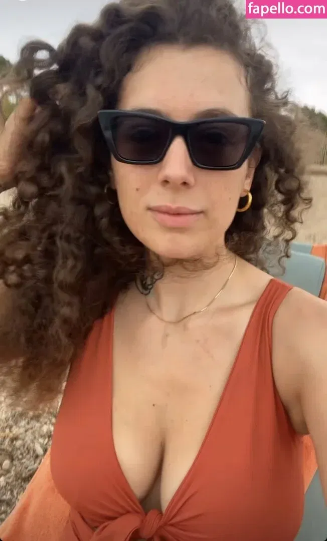 Leila Lowfire Onlyfans Photo Gallery 