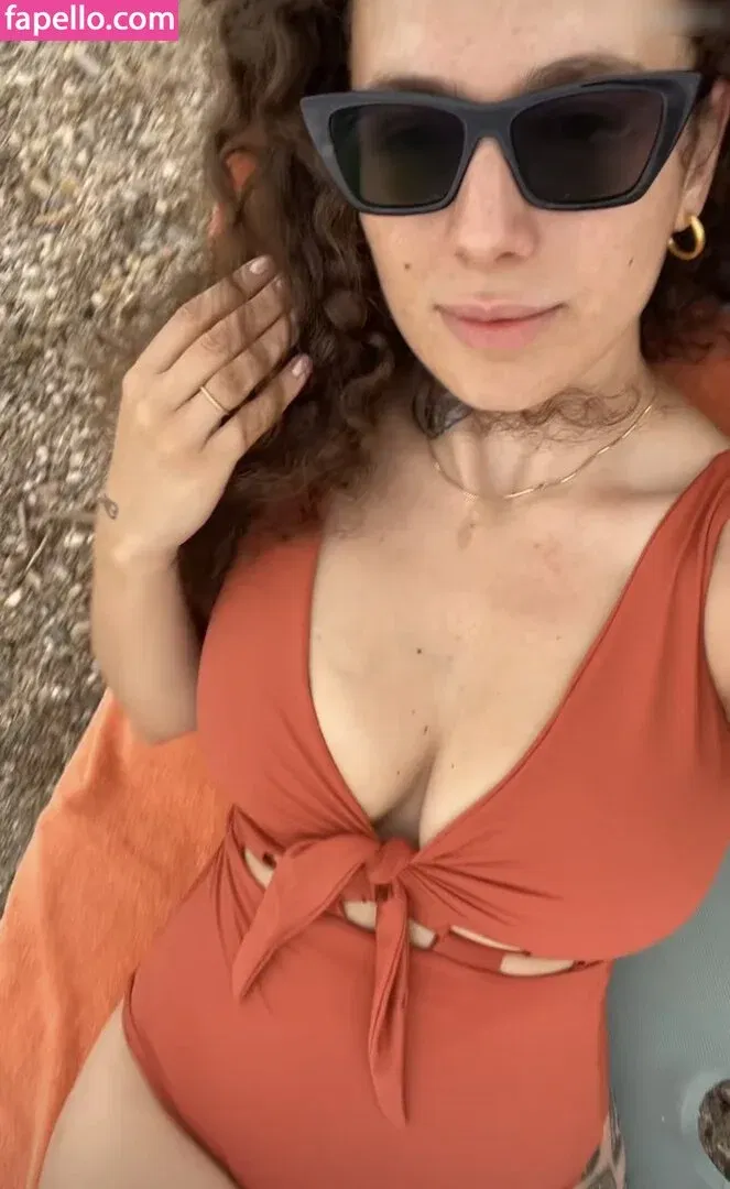 Leila Lowfire Onlyfans Photo Gallery 