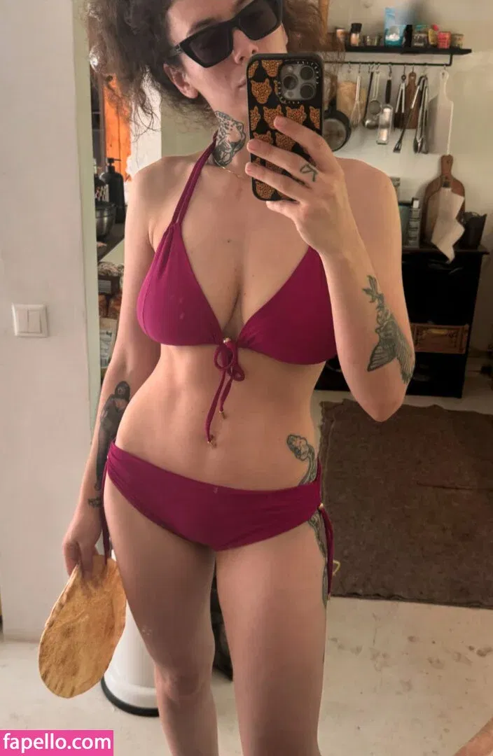 Leila Lowfire Onlyfans Photo Gallery 