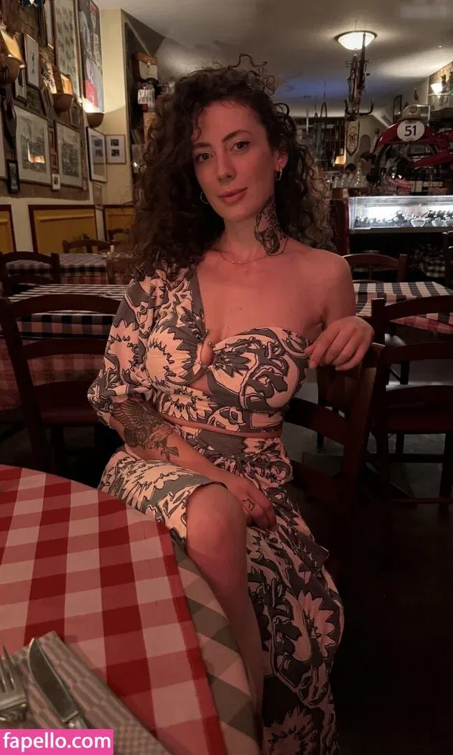 Leila Lowfire Onlyfans Photo Gallery 