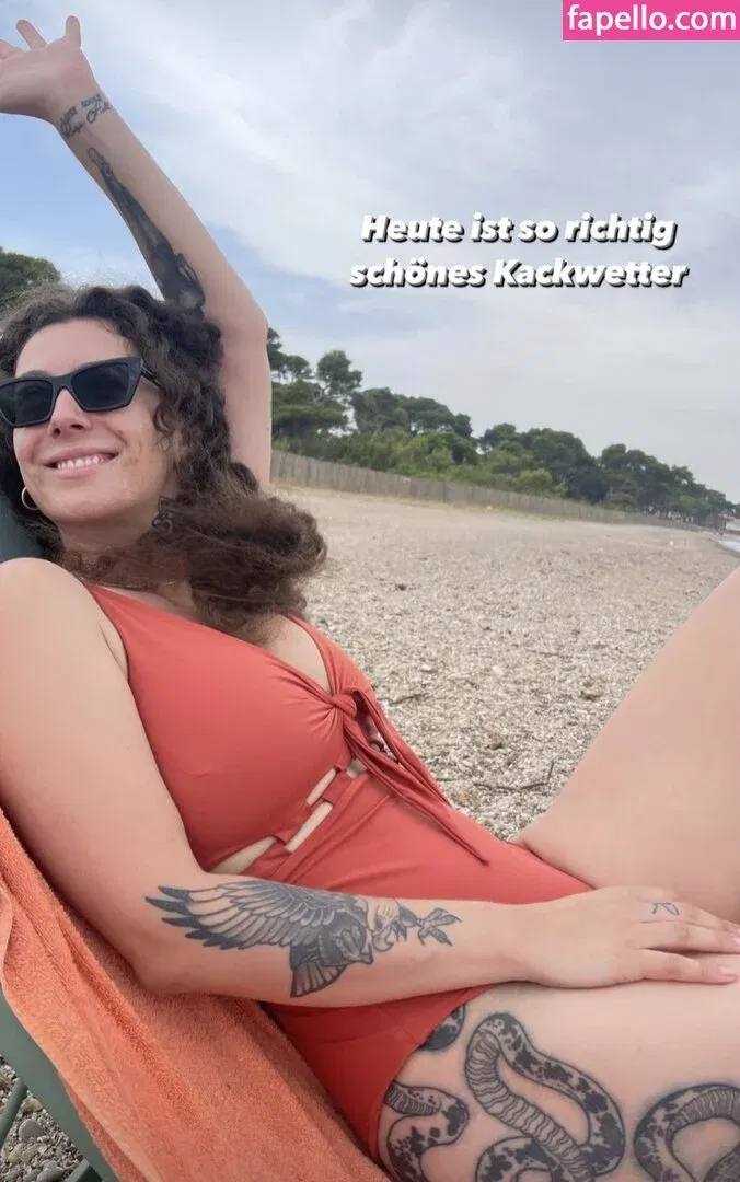 Leila Lowfire Onlyfans Photo Gallery 