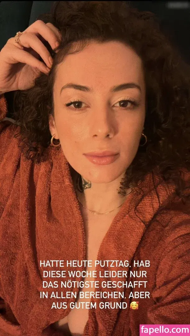 Leila Lowfire Onlyfans Photo Gallery 